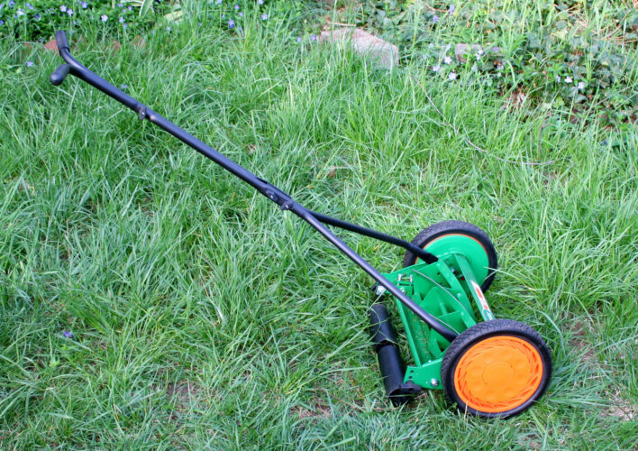 How to Maintain Push Reel Mowers